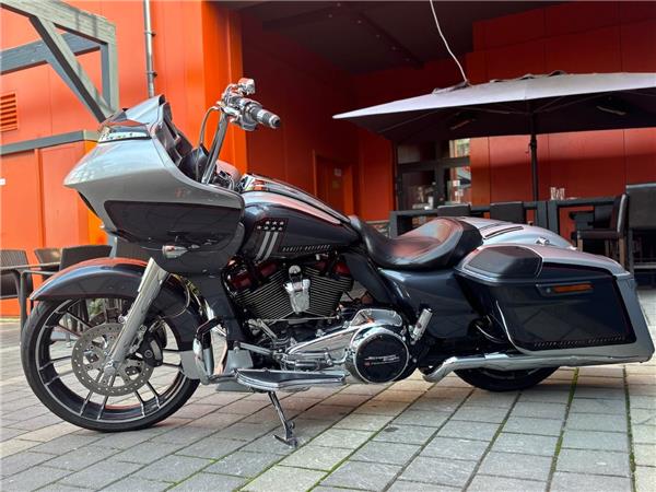 2019 Harley-Davidson CVO Road Glide FLTRXSE Cruiser