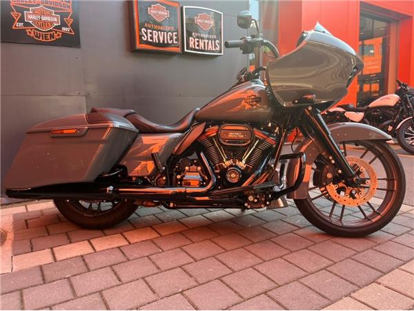 2018 Harley-Davidson CVO Road Glide FLTRXSE Cruiser