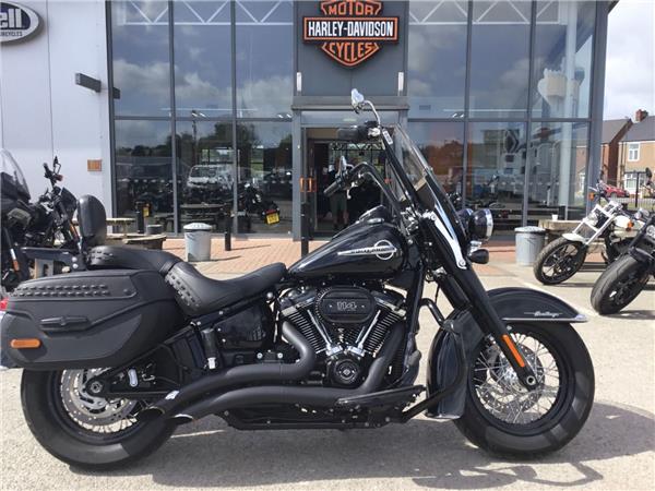 2020 HARLEY-DAVIDSON SOFTAIL FLHCS HERITAGE CLASSIC 114 SOFTAIL FLHCS HERITAGE CLASSIC 114