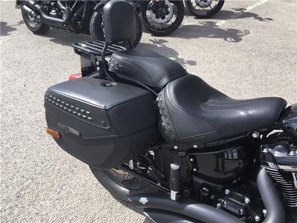 2020 HARLEY-DAVIDSON SOFTAIL FLHCS HERITAGE CLASSIC 114 SOFTAIL FLHCS HERITAGE CLASSIC 114