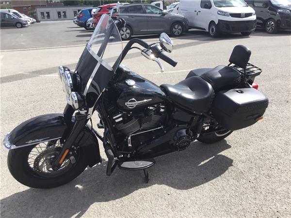 2020 HARLEY-DAVIDSON SOFTAIL FLHCS HERITAGE CLASSIC 114 SOFTAIL FLHCS HERITAGE CLASSIC 114