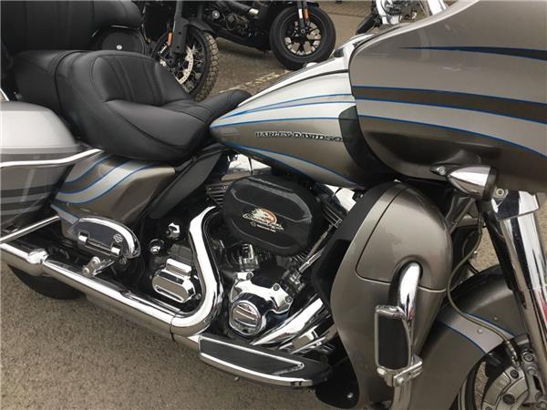 2016 HARLEY-DAVIDSON CVO FLTRUSE ROAD GLIDE ULTRA CVO FLTRUSE ROAD GLIDE ULTRA