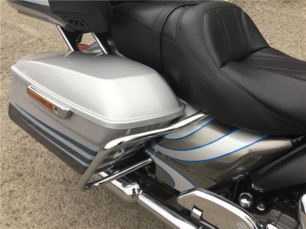 2016 HARLEY-DAVIDSON CVO FLTRUSE ROAD GLIDE ULTRA CVO FLTRUSE ROAD GLIDE ULTRA
