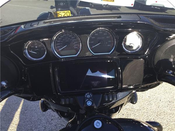 2019 HARLEY-DAVIDSON TOURING FLHXS STREET GLIDE SPECIAL TOURING FLHXS STREET GLIDE SPECIAL
