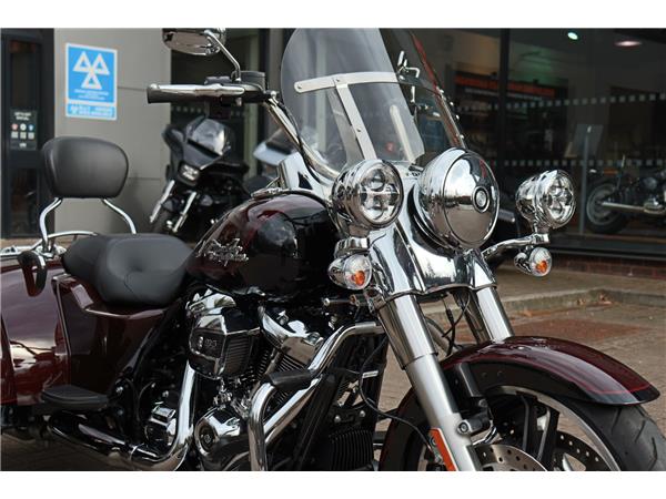 2022 HARLEY-DAVIDSON FLRT FREEWHEELER