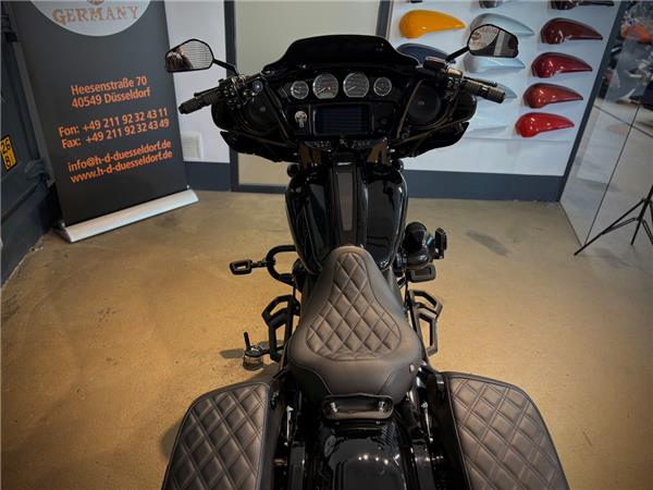 FLHXST Street Glide ST 117 