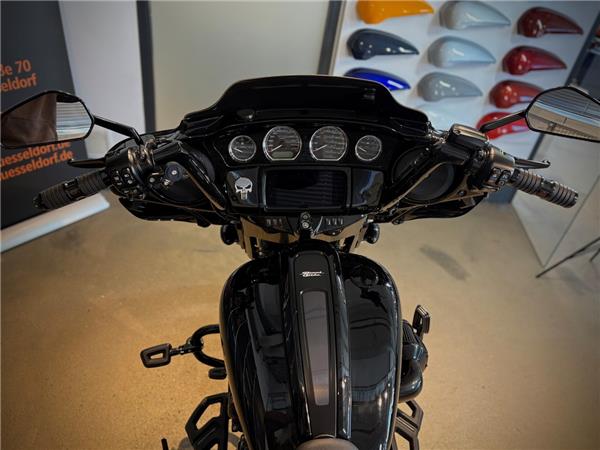 FLHXST Street Glide ST 117 
