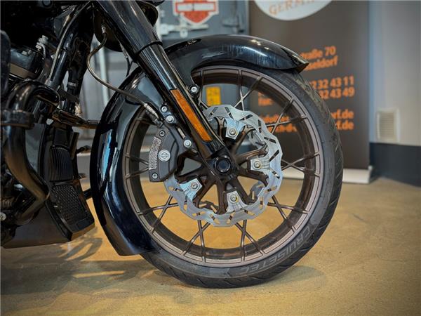 FLHXST Street Glide ST 117 