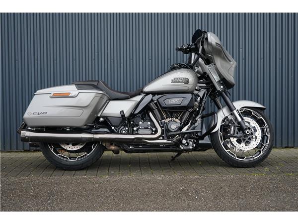 2023 HARLEY-DAVIDSON CVO FLHXSE Street Glide CVO 121