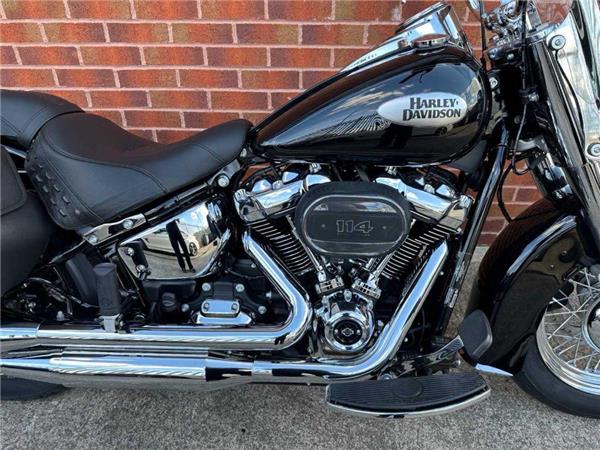 2026 Harley-Davidson FLHCS HERITAGE CLASSIC 114