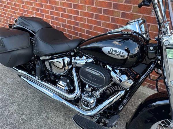 2026 Harley-Davidson FLHCS HERITAGE CLASSIC 114