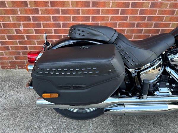 2026 Harley-Davidson FLHCS HERITAGE CLASSIC 114