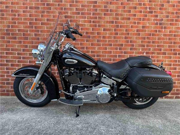 2026 Harley-Davidson FLHCS HERITAGE CLASSIC 114