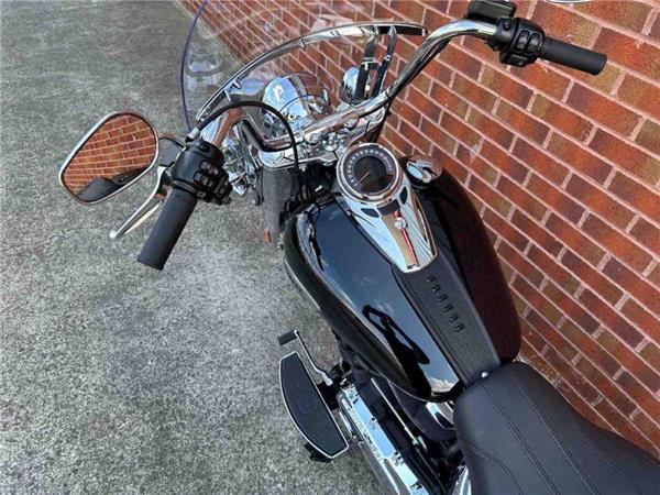 2026 Harley-Davidson FLHCS HERITAGE CLASSIC 114