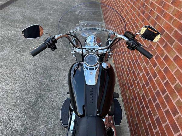 2026 Harley-Davidson FLHCS HERITAGE CLASSIC 114