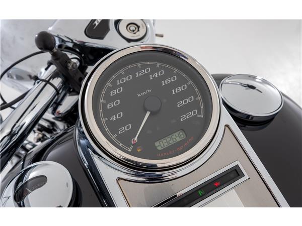 2015 HARLEY-DAVIDSON Touring FLHRC Road King Classic 103 ABS