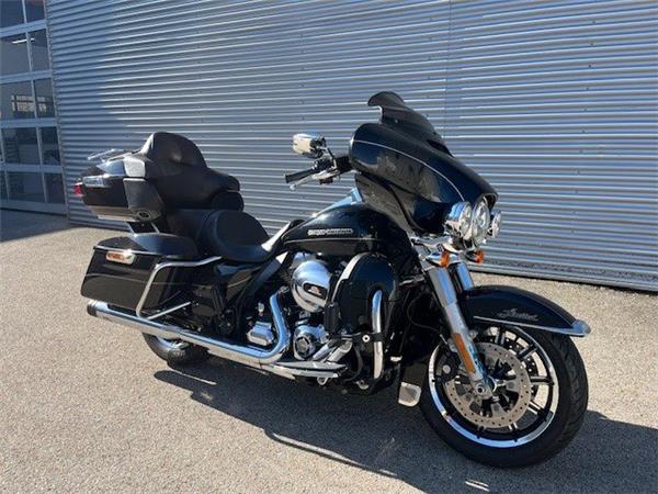 2016 Harley-Davidson Electra Glide Ultra Limited Low FLHTKL Tourer