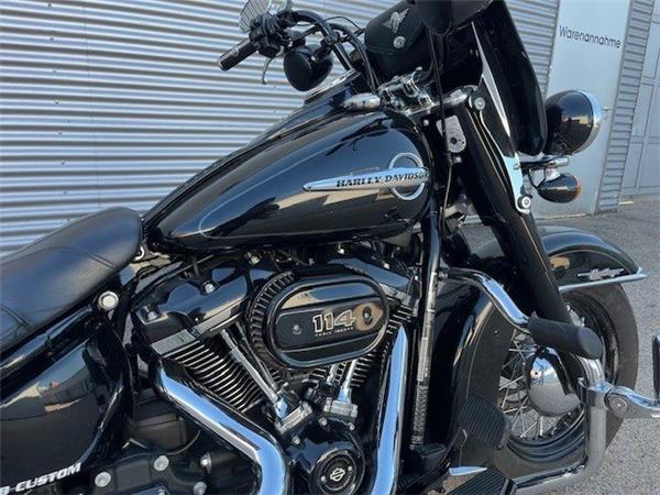 2018 Harley-Davidson Softail Heritage Classic 114 FLHCS Cruiser