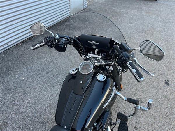 2018 Harley-Davidson Softail Heritage Classic 114 FLHCS Cruiser