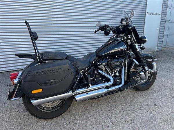 2018 Harley-Davidson Softail Heritage Classic 114 FLHCS Cruiser