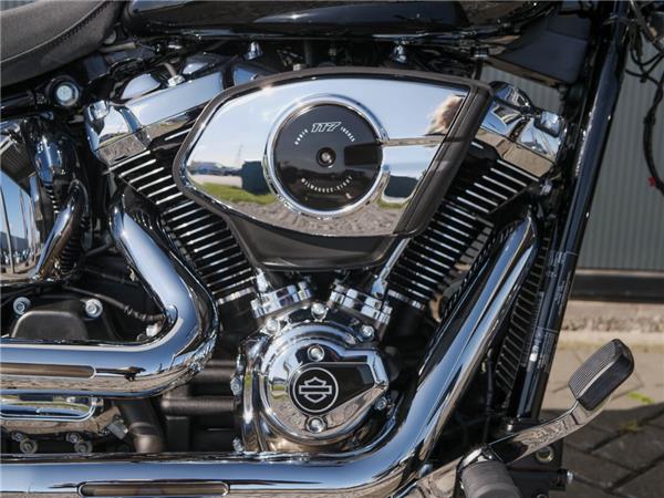 2025 Harley-Davidson Breakout