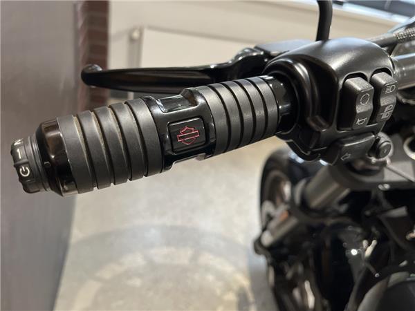 FLXLRS Softail Low Rider S Jekill & Hyde