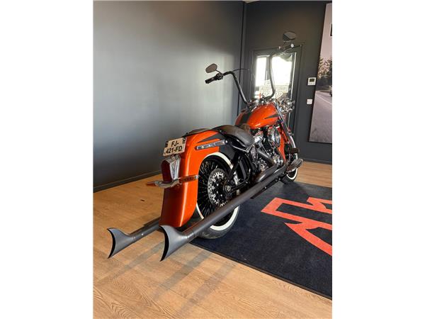 2019 HARLEY-DAVIDSON DELUXE