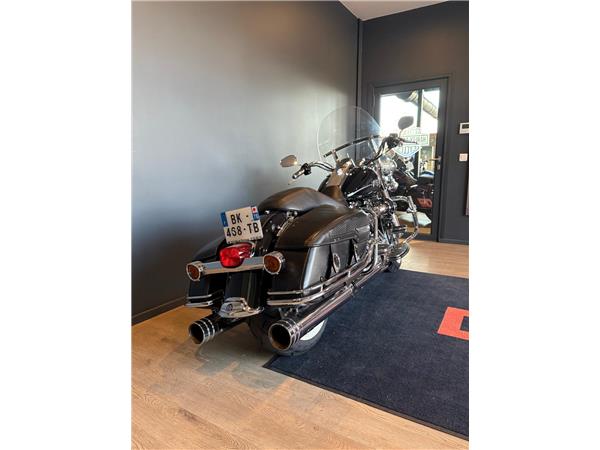2011 HARLEY-DAVIDSON ROAD KING