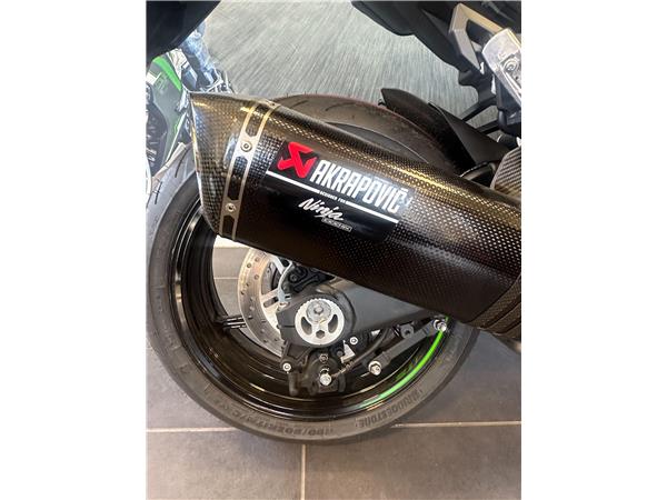2025 Kawasaki Ninja 1000SX