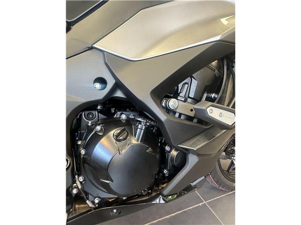 2025 Kawasaki Ninja 1000SX