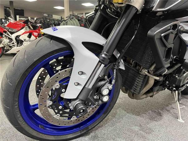 2020 Yamaha MT10 Blue