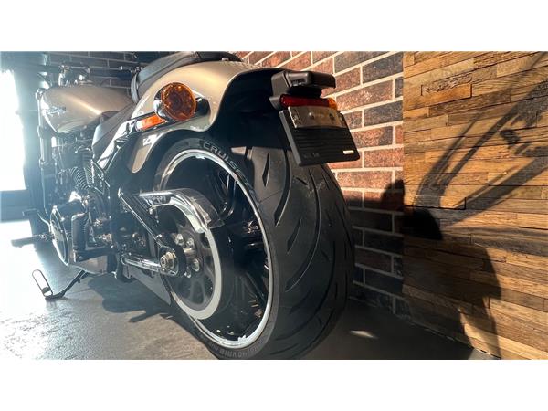 2017 HARLEY-DAVIDSON Softail FXBRS Breakout 114 ABS