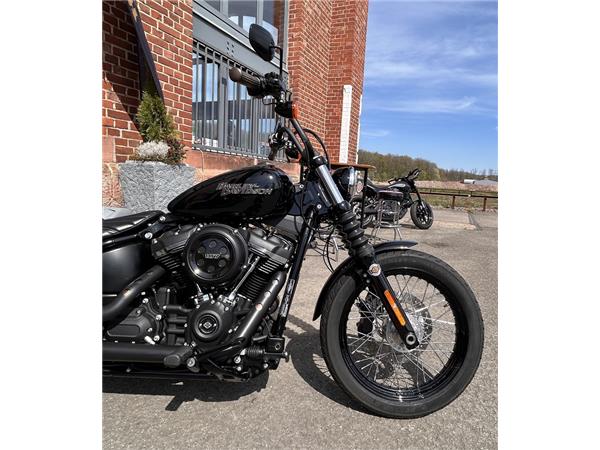 Street Bob 