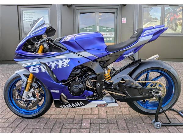2022 YAMAHA R1