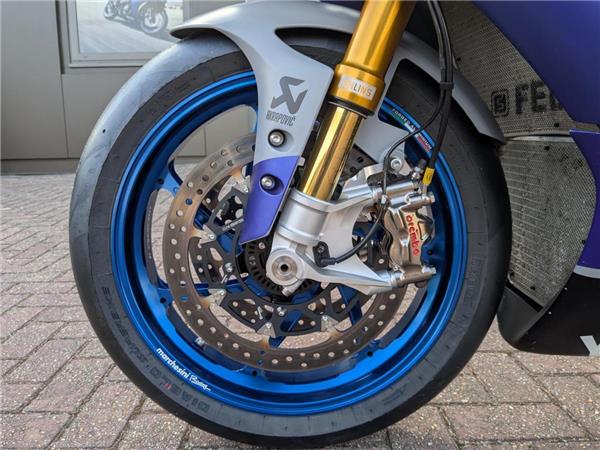 2022 YAMAHA R1