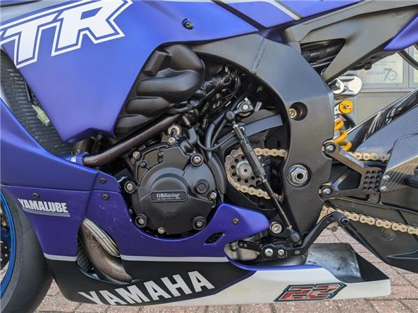 2022 YAMAHA R1