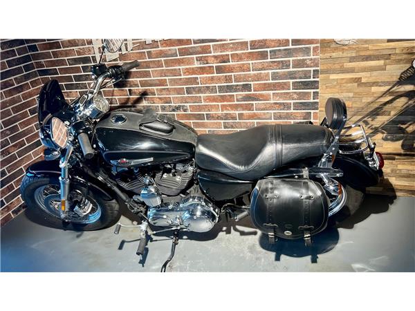 2015 HARLEY-DAVIDSON Sportster XL 1200 C Sportster Custom ABS