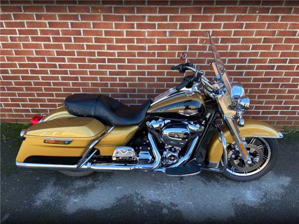 2016 Harley-Davidson Flhr Road King 1745 17