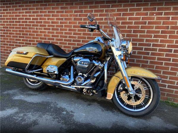 2016 Harley-Davidson Flhr Road King 1745 17