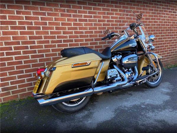 2016 Harley-Davidson Flhr Road King 1745 17