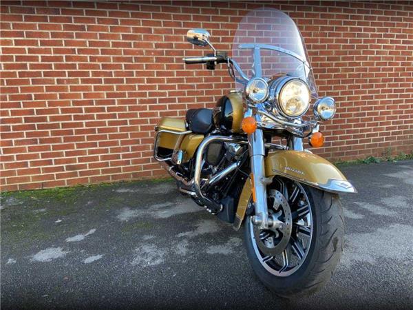 2016 Harley-Davidson Flhr Road King 1745 17