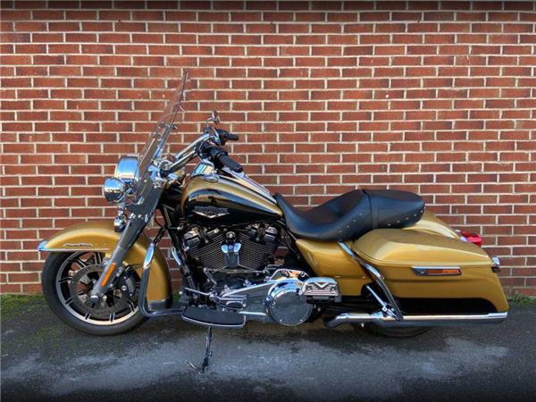 2016 Harley-Davidson Flhr Road King 1745 17