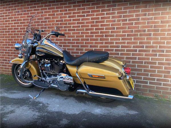 2016 Harley-Davidson Flhr Road King 1745 17