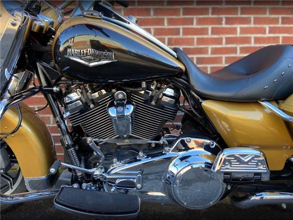 2016 Harley-Davidson Flhr Road King 1745 17