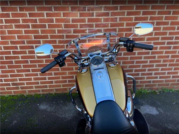 2016 Harley-Davidson Flhr Road King 1745 17