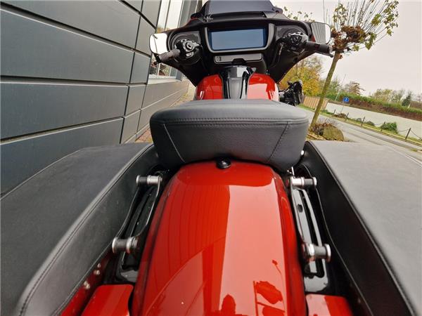 FLHX STREET GLIDE Topcase Abnehmbar + Zubehör