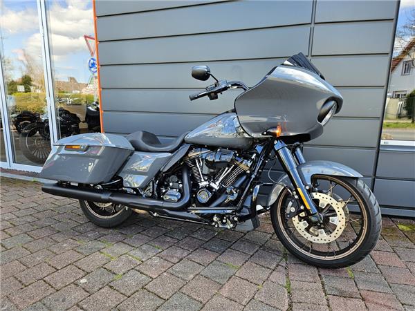 FLTRXST ROAD GLIDE ST 117 Gunship Grey