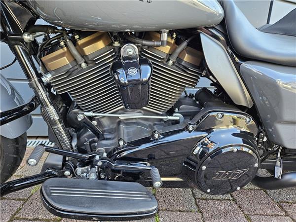 FLTRXST ROAD GLIDE ST 117 Gunship Grey