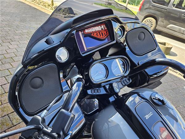 FLTRXST ROAD GLIDE ST 117 Gunship Grey