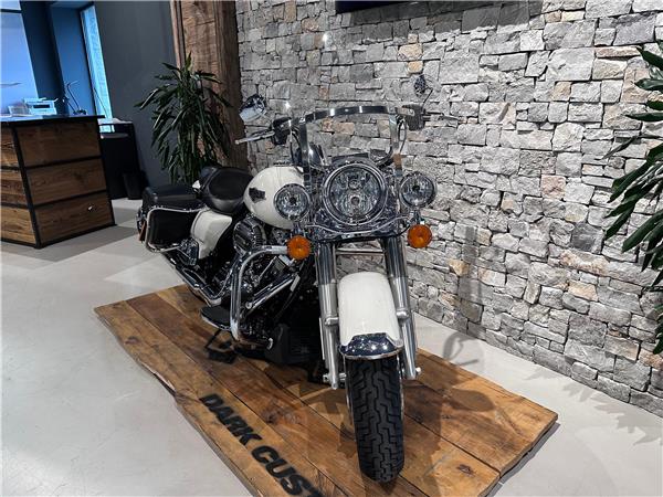 2018 HARLEY-DAVIDSON FLH Road King FLHRC